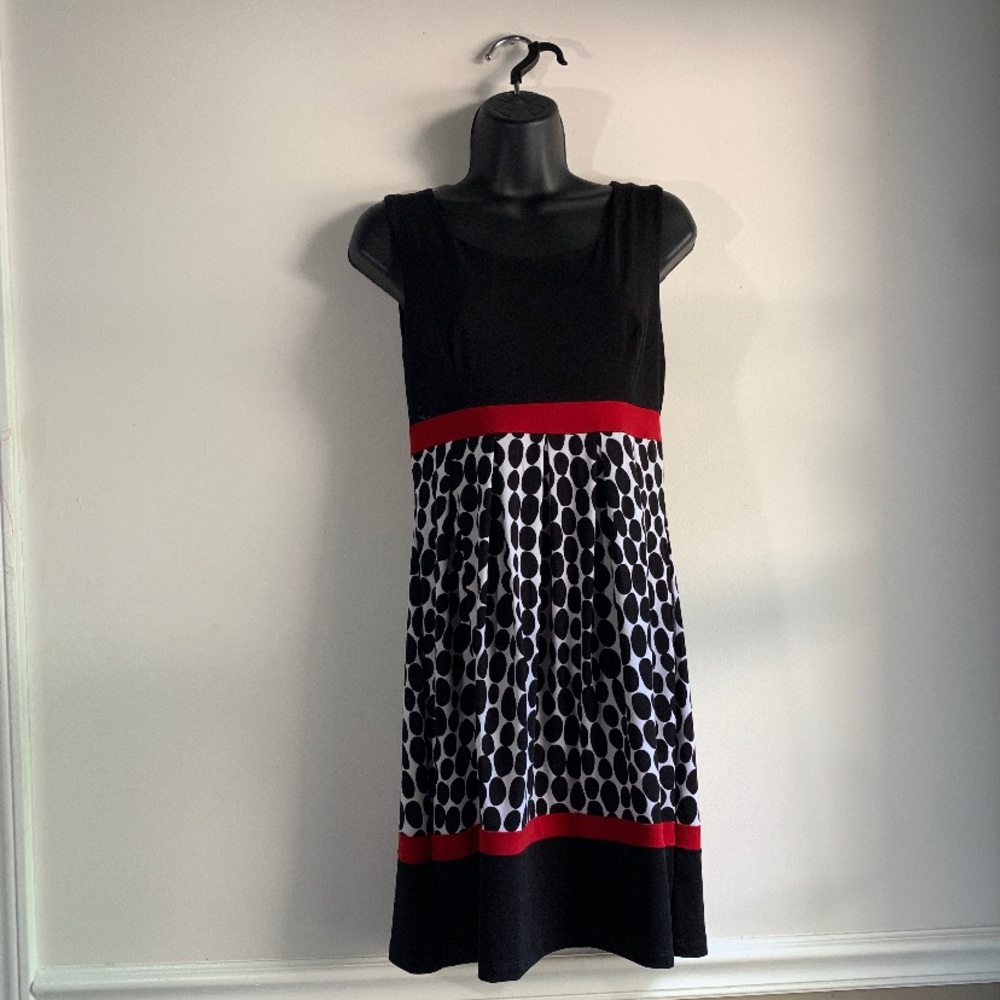 Dress - Picture 2 of 3